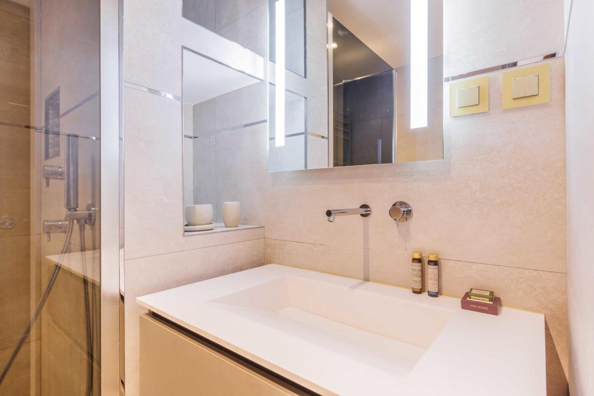 Authentic - 3br-8p - La Appartement *
