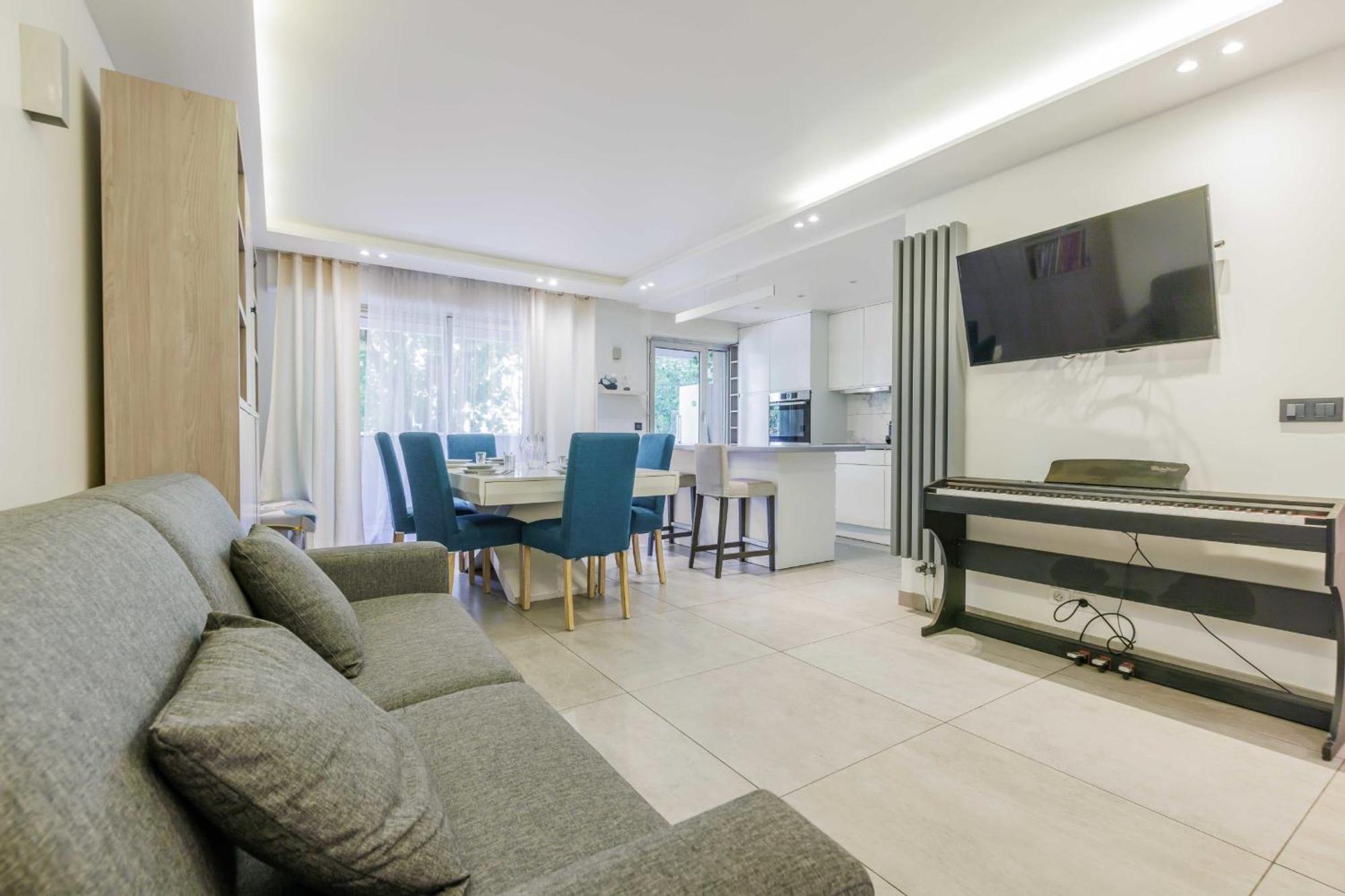 Authentic - 3br-8p - La