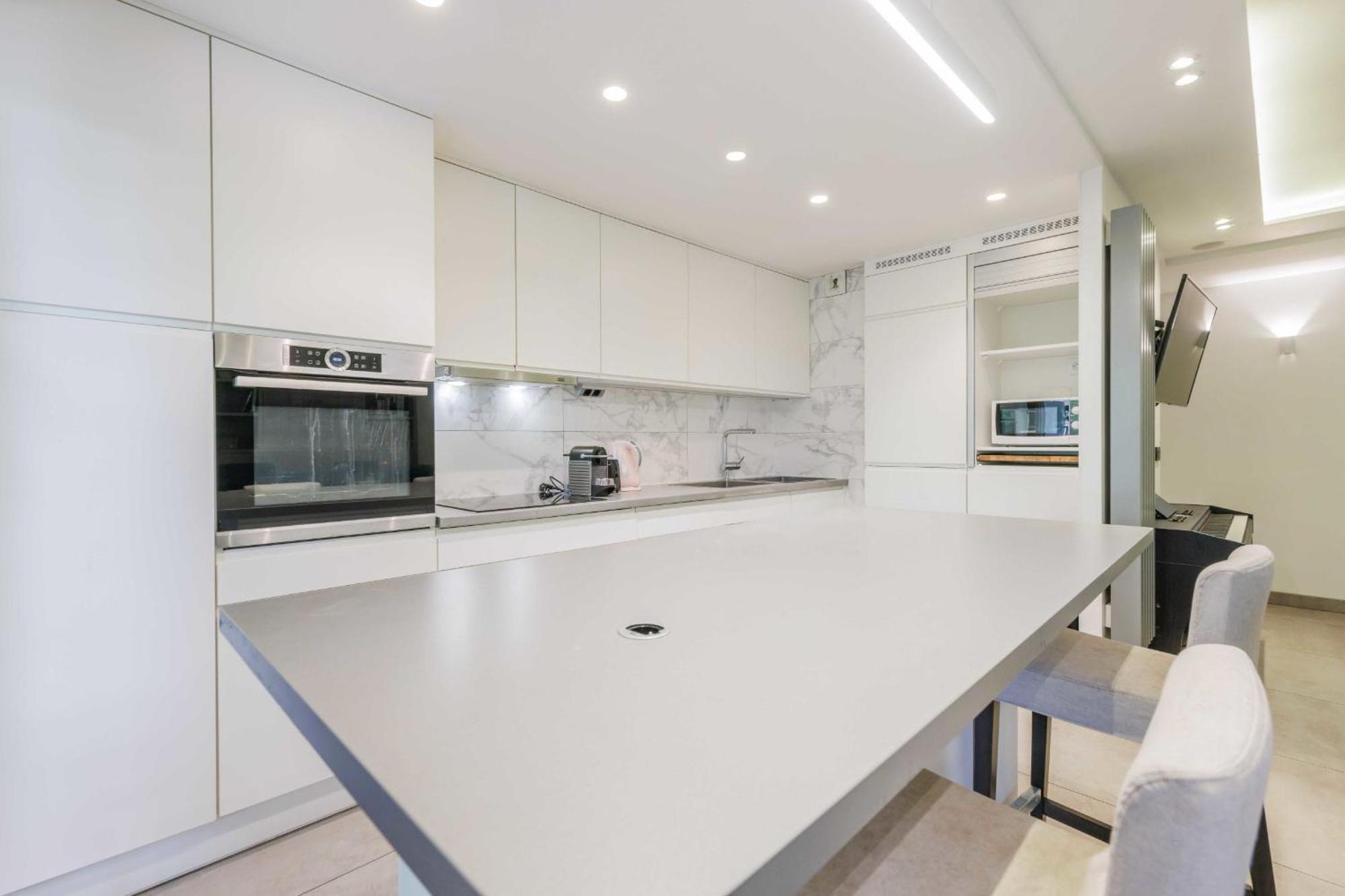 Authentic - 3br-8p - La *